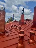 Jendnorodinn&yacute; dům na obřež&iacute;  města