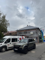 Panel&aacute;k na s&iacute;dlišti 